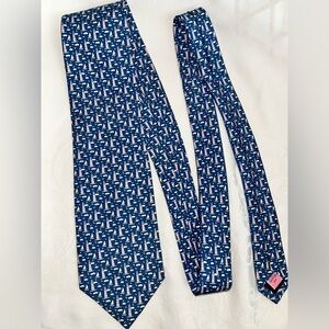 Vineyard Vines lighthouse tie